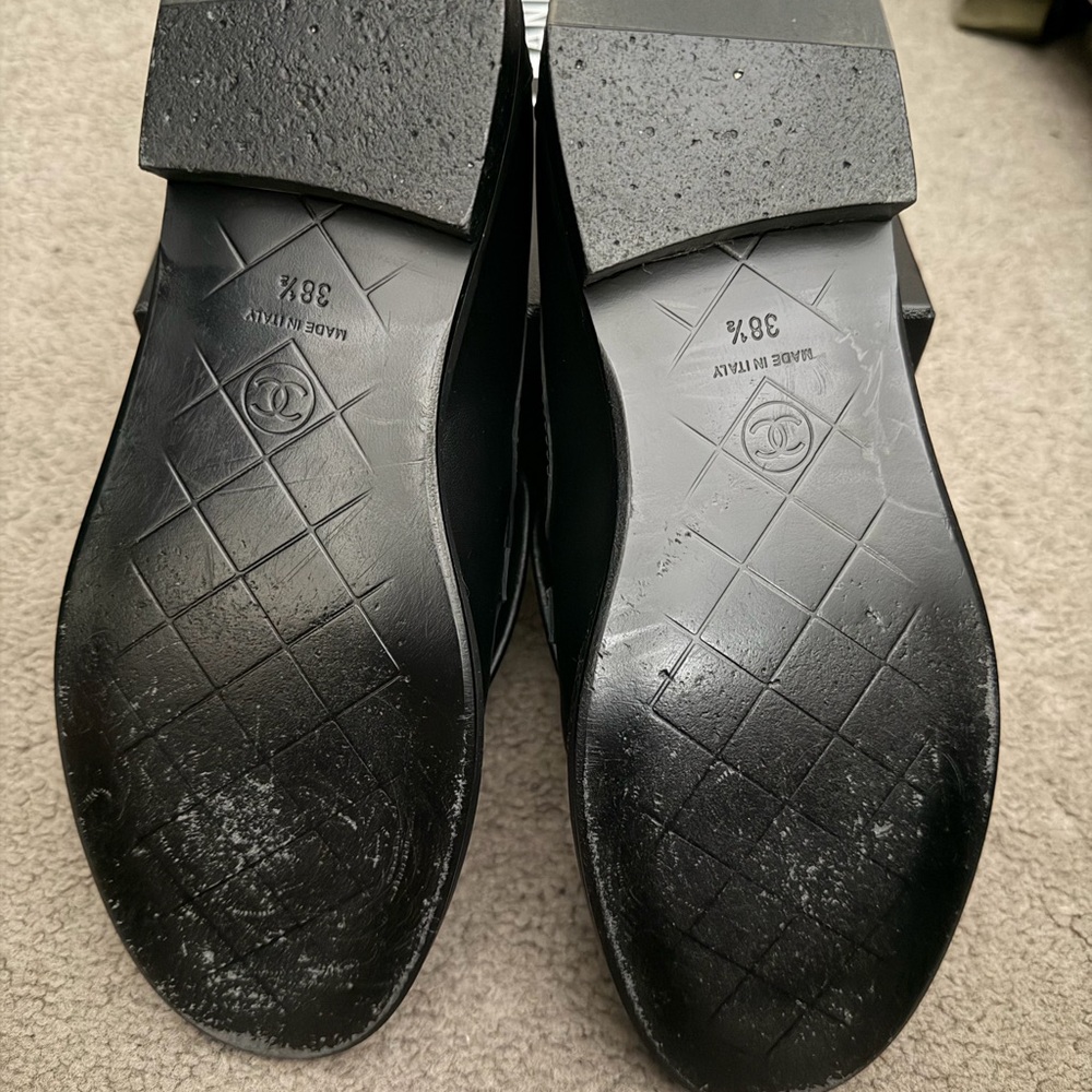 Chanel Black Lamb skin CC turnlock loafer - Picture 9 of 10